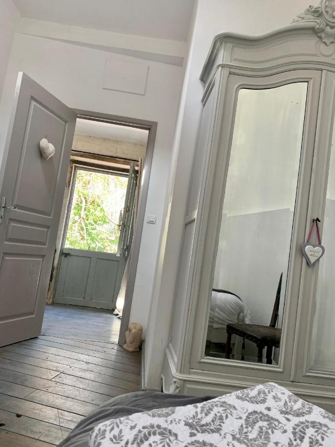 Suite Familiale- Deux Chambres Saint-Meme-les-Carrieres Exteriör bild